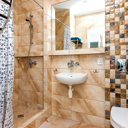 In - Pl 050.020-23 Apartment *